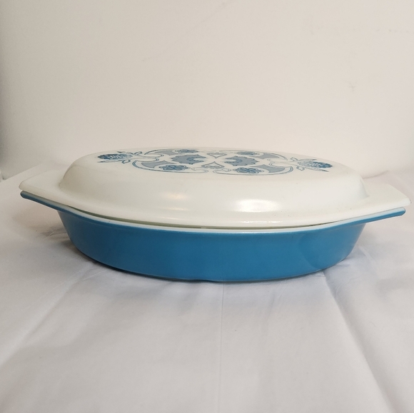 Vintage Horizon Blue Pyrex Dish - Picture 2 of 14